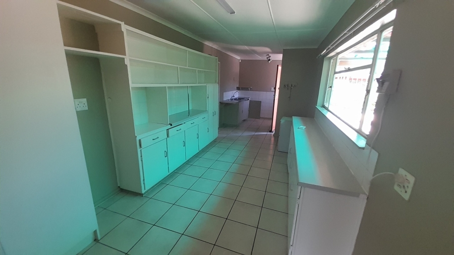 To Let 5 Bedroom Property for Rent in Fichardt Park Free State